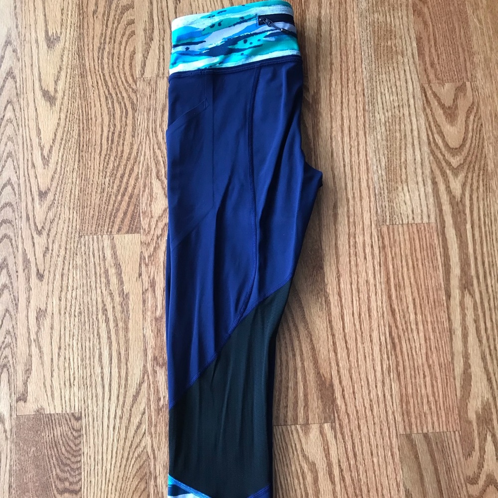 Lululemon Pace Rival crops size 6